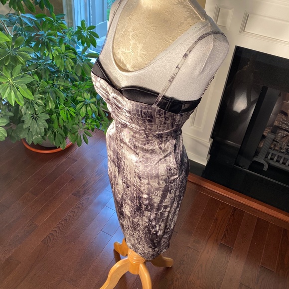 MARCIANO - SILK BODYCON DRESS - Picture 5 of 13